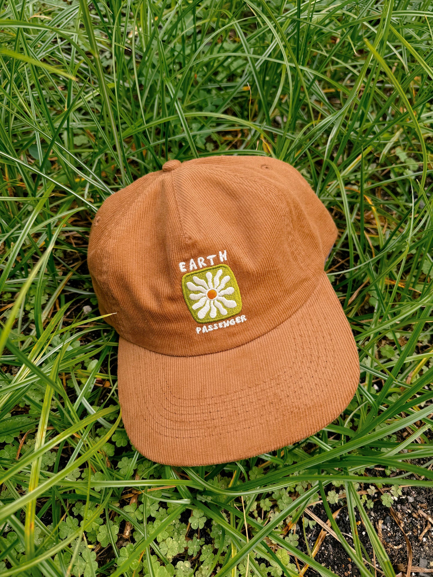 "Earth Passenger" Corduroy Cap (Tan)