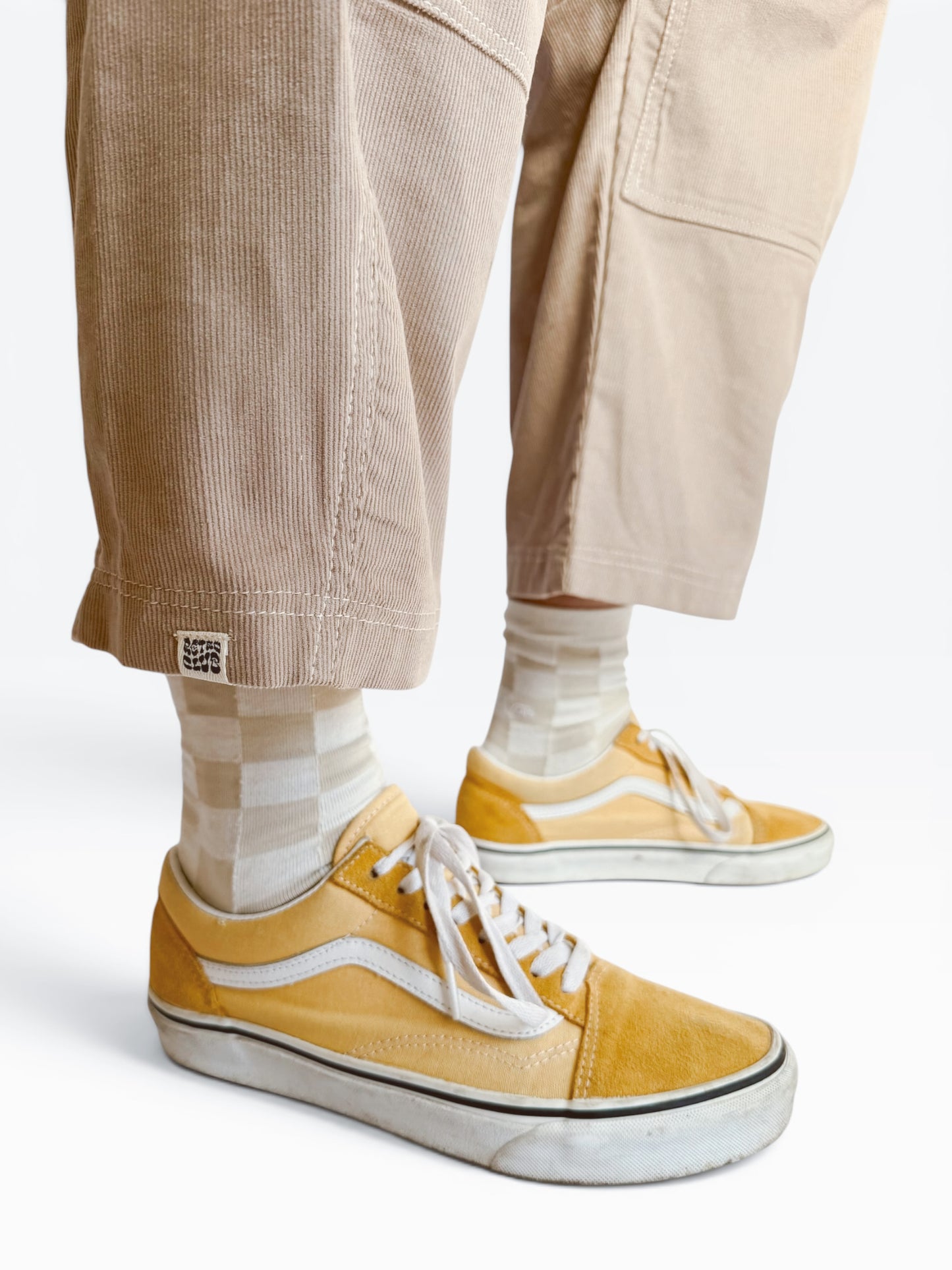Women's Barrel Leg Corduroy Pants